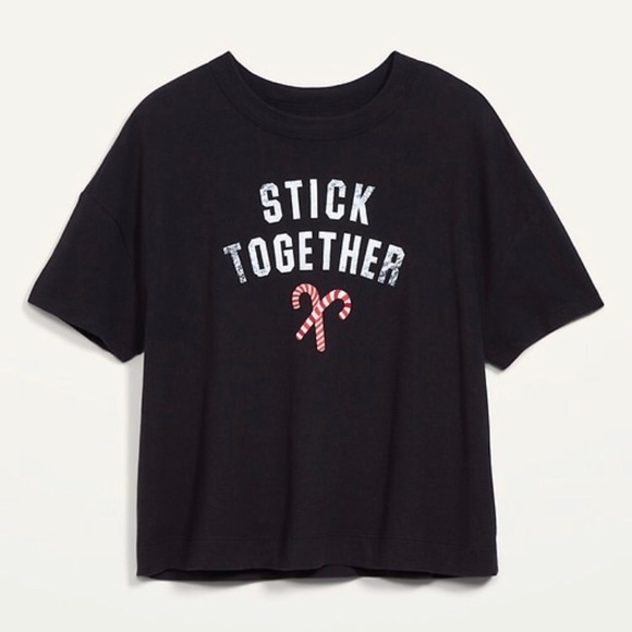 Old Navy Tops - 🆕 Old Navy Loose-Fit Christmas Graphic Tee
